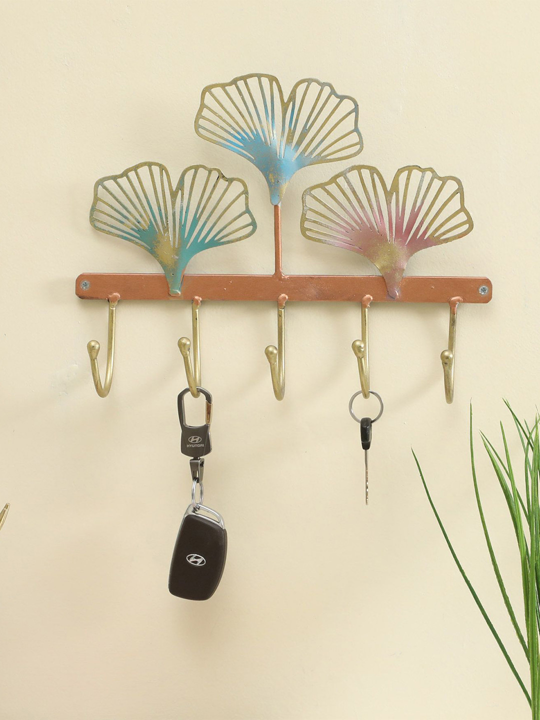 vedas Mystic Indiana Gold Toned & Pink Textured Key Holder