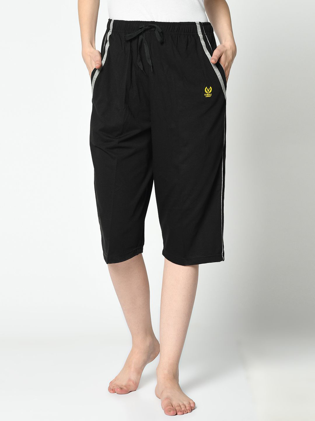 MACK JONNEY Women Striped Capris