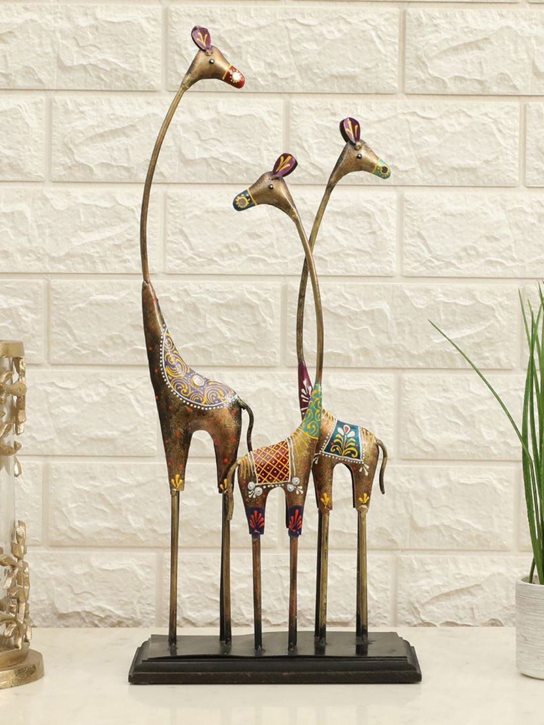 vedas F-Goldie Giraffe Gold Metal Metallic Living Room Large Showpiece - 0.5 Inches