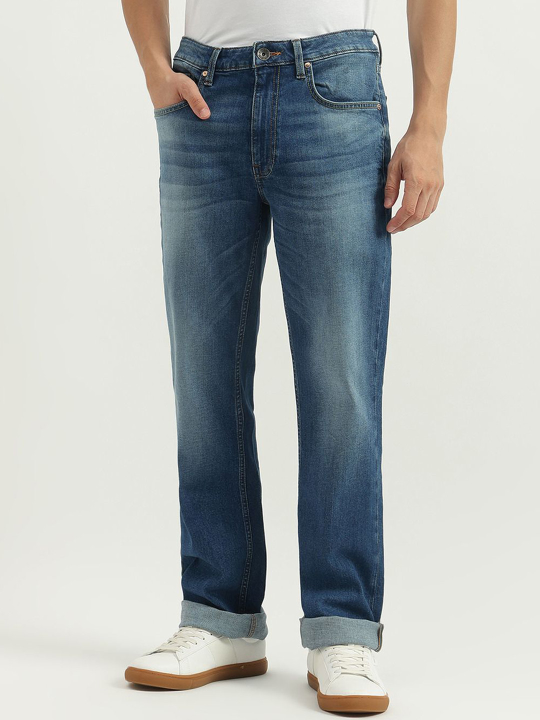 United Colors of Benetton Men Bootcut Light Fade Jeans