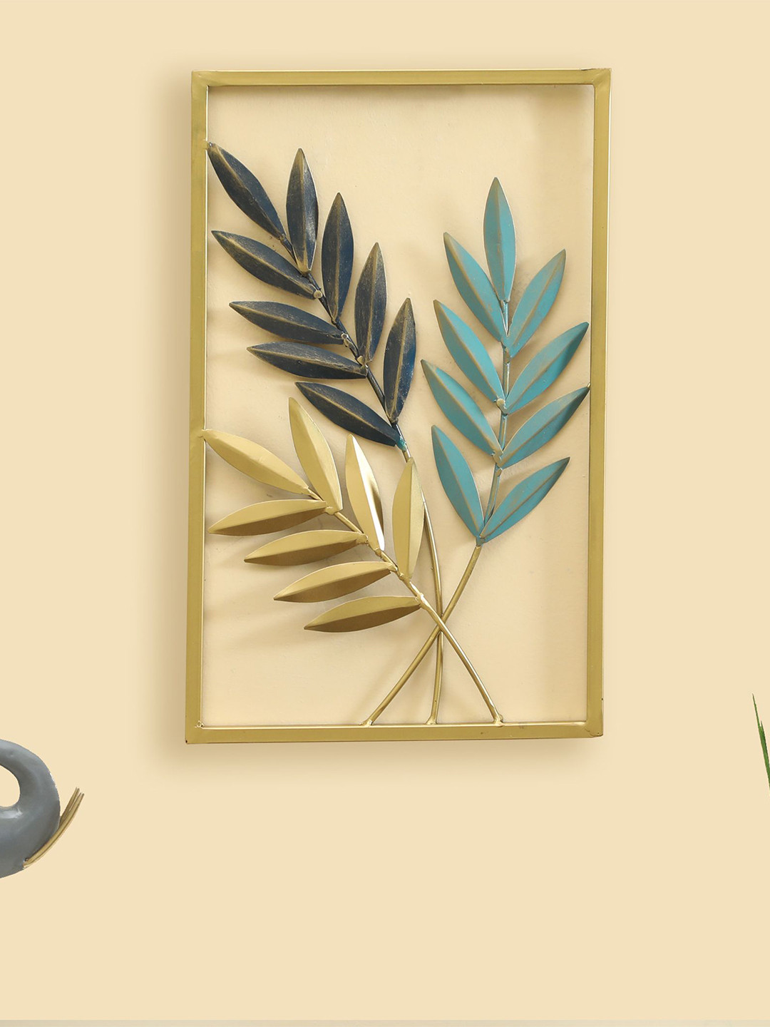 vedas Fyre Leaf Metal Glossy Hanging Hall Wall Hangings-16.1In