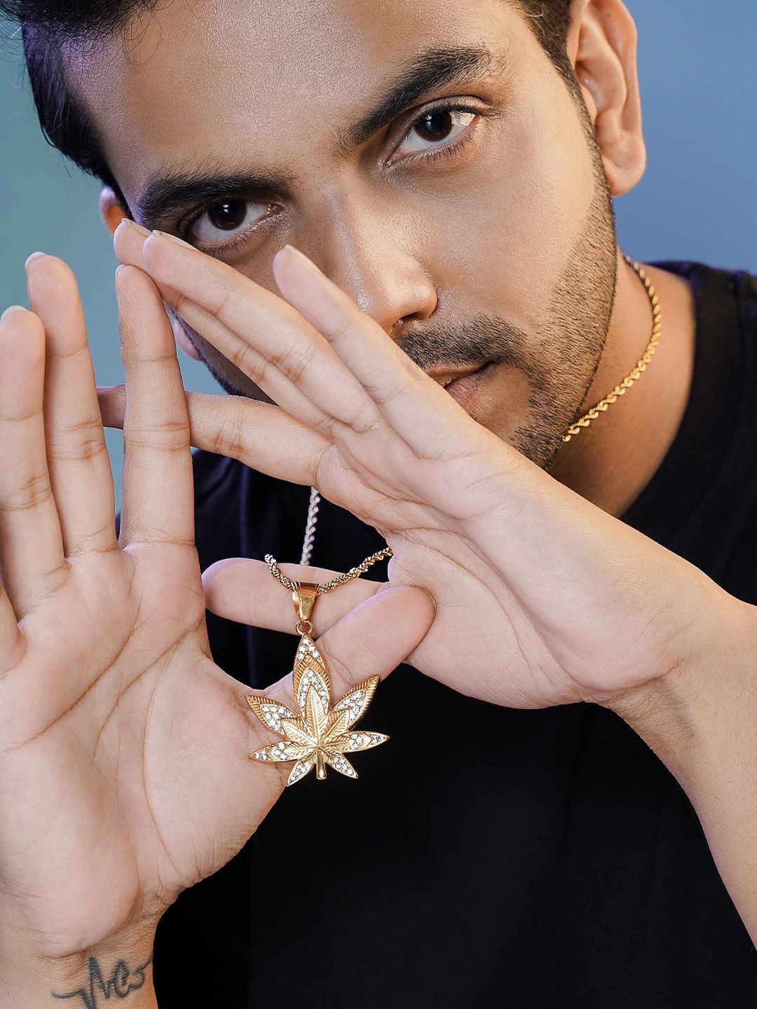 SWASHAA Men 18KT Gold-Plated Stainless Steel Cubic Zirconia Dope Leaf Pendant with Chain