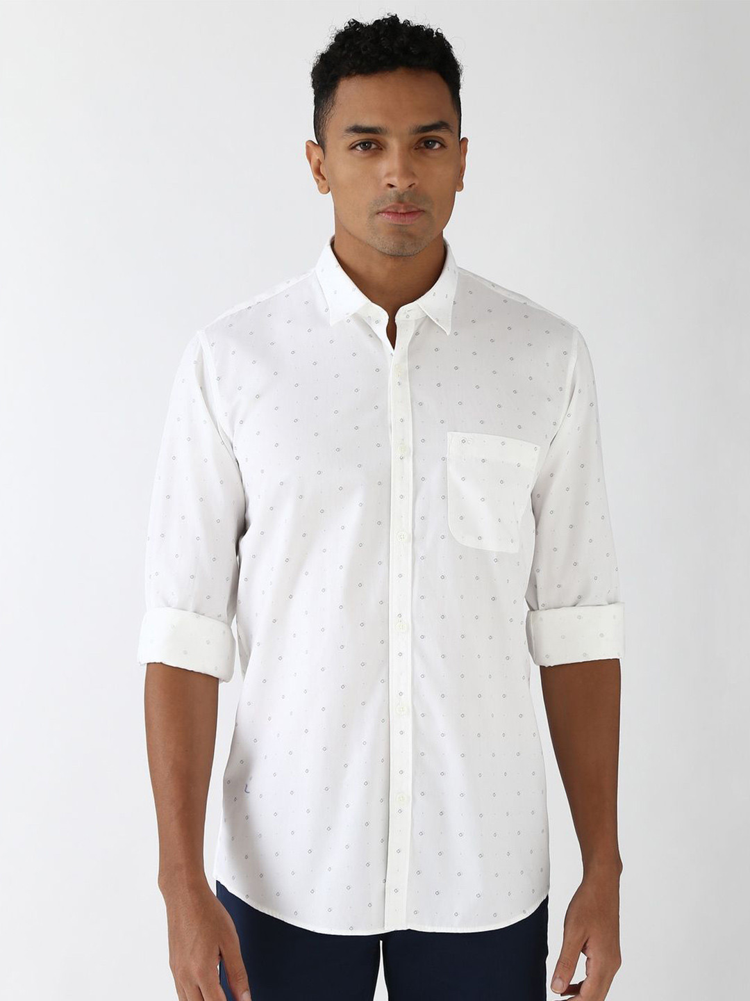 Peter England Casuals Men Spread Collar Micro Ditsy Printed Cotton Slim Fit Casual Shirt
