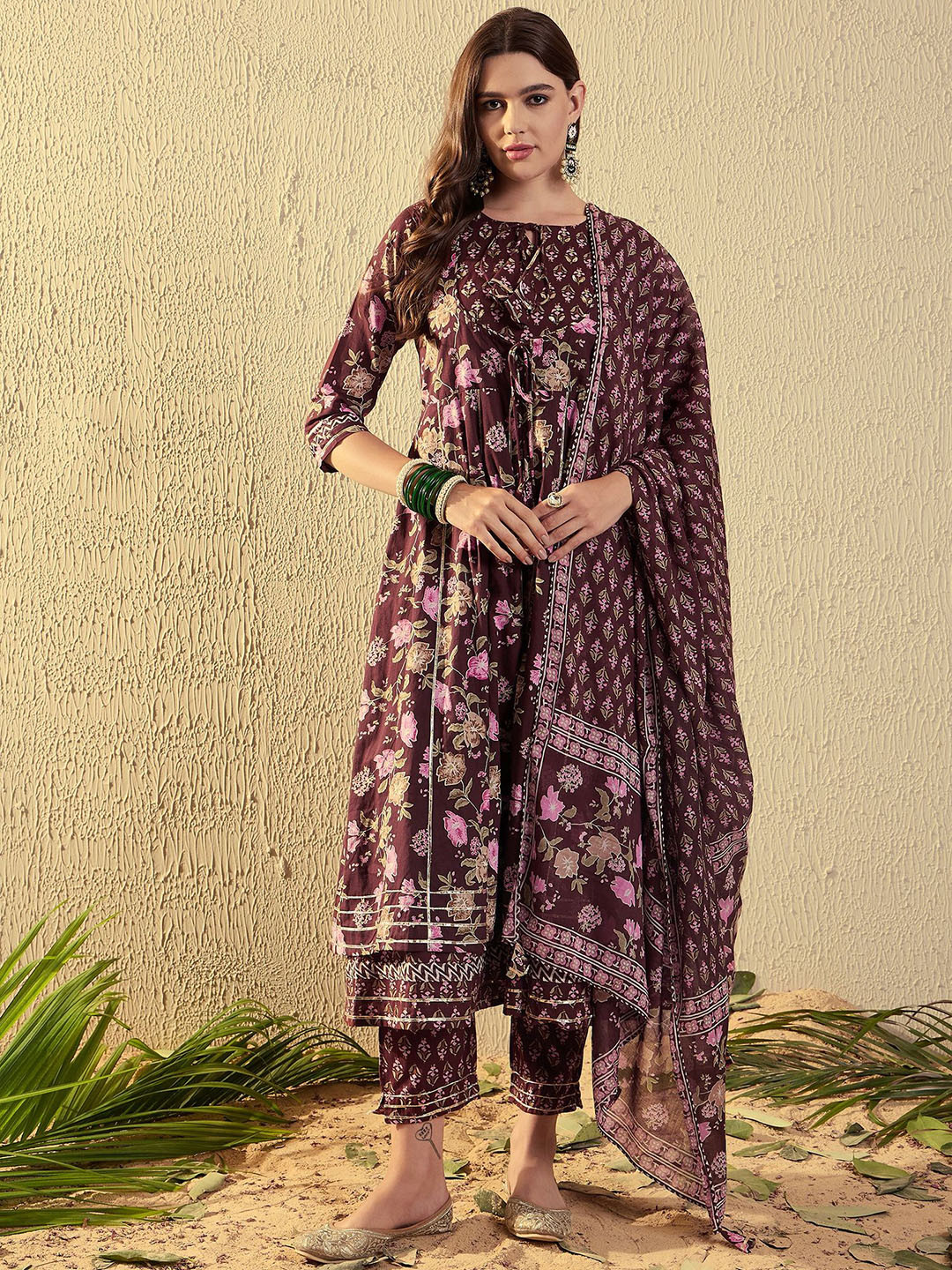 SERONA FABRICS Floral Printed Gotta Patti Pure Cotton Kurta with Trousers & Dupatta