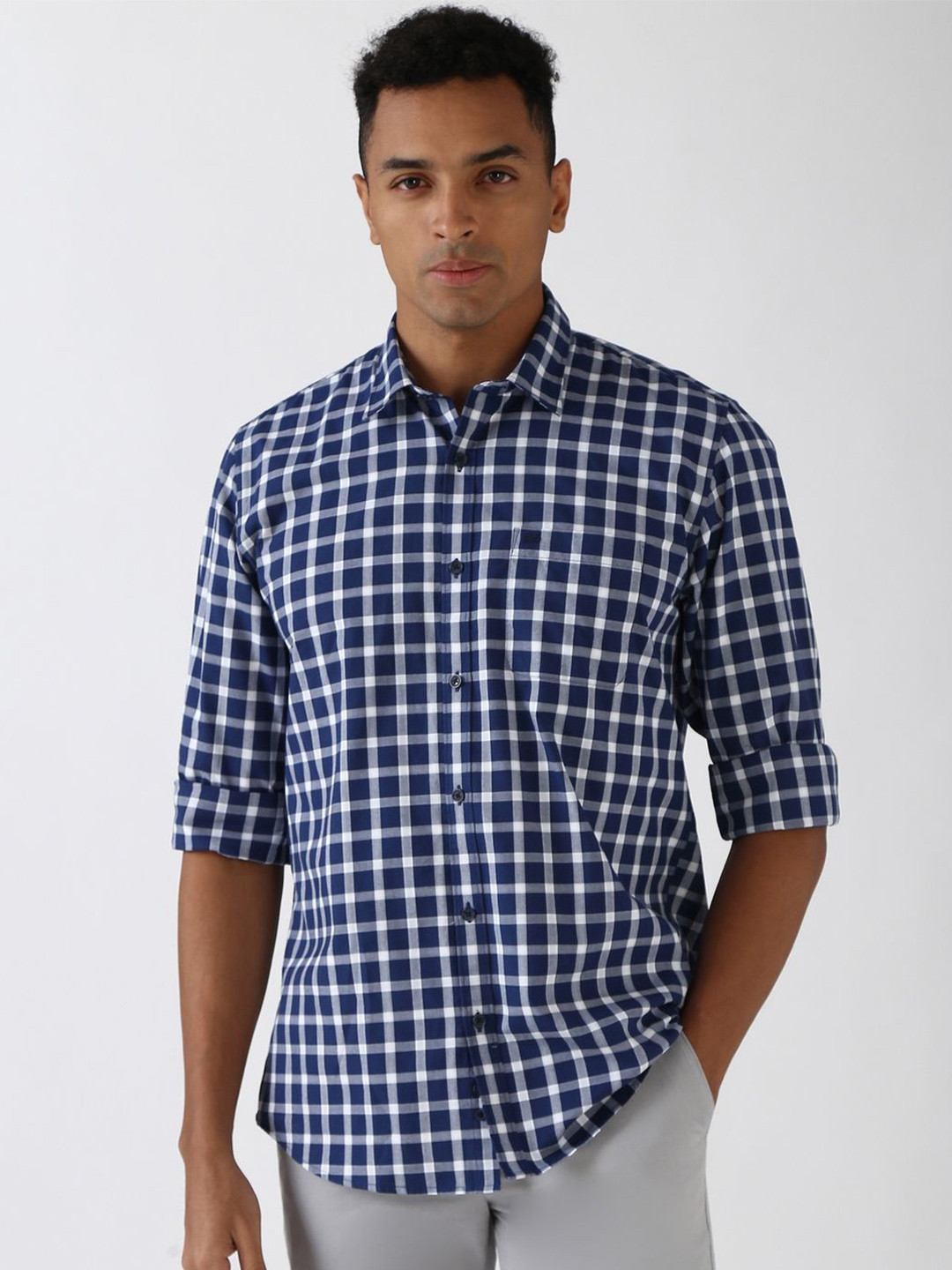 Peter England Casuals Men Spread Collar Micro Checked Polycotton Slim Fit Casual Shirt