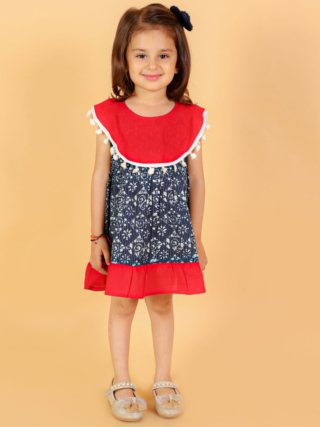 LITTLE GINNIE Girls Cape Sleeve A-Line Dress