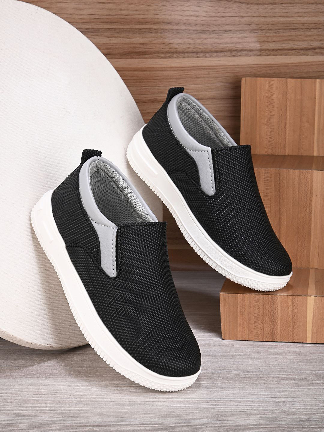 STEFENS Boys Textured Contrast Sole Slip-On Sneakers