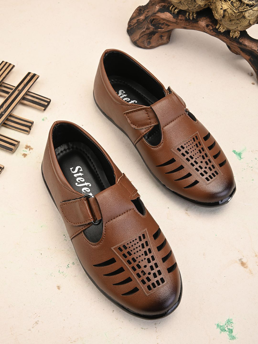 STEFENS Boys Shoe-Style Sandals