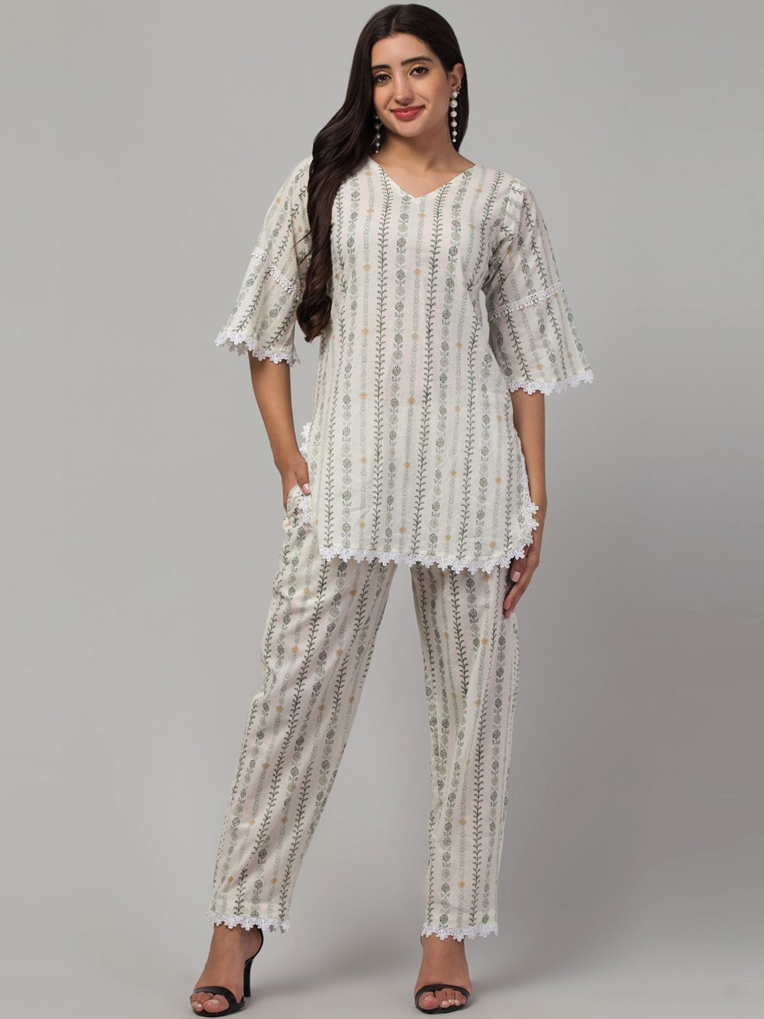 BESTIC FASHION Women Floral Printed High Slit Pure Cotton Kurta with Pyjamas