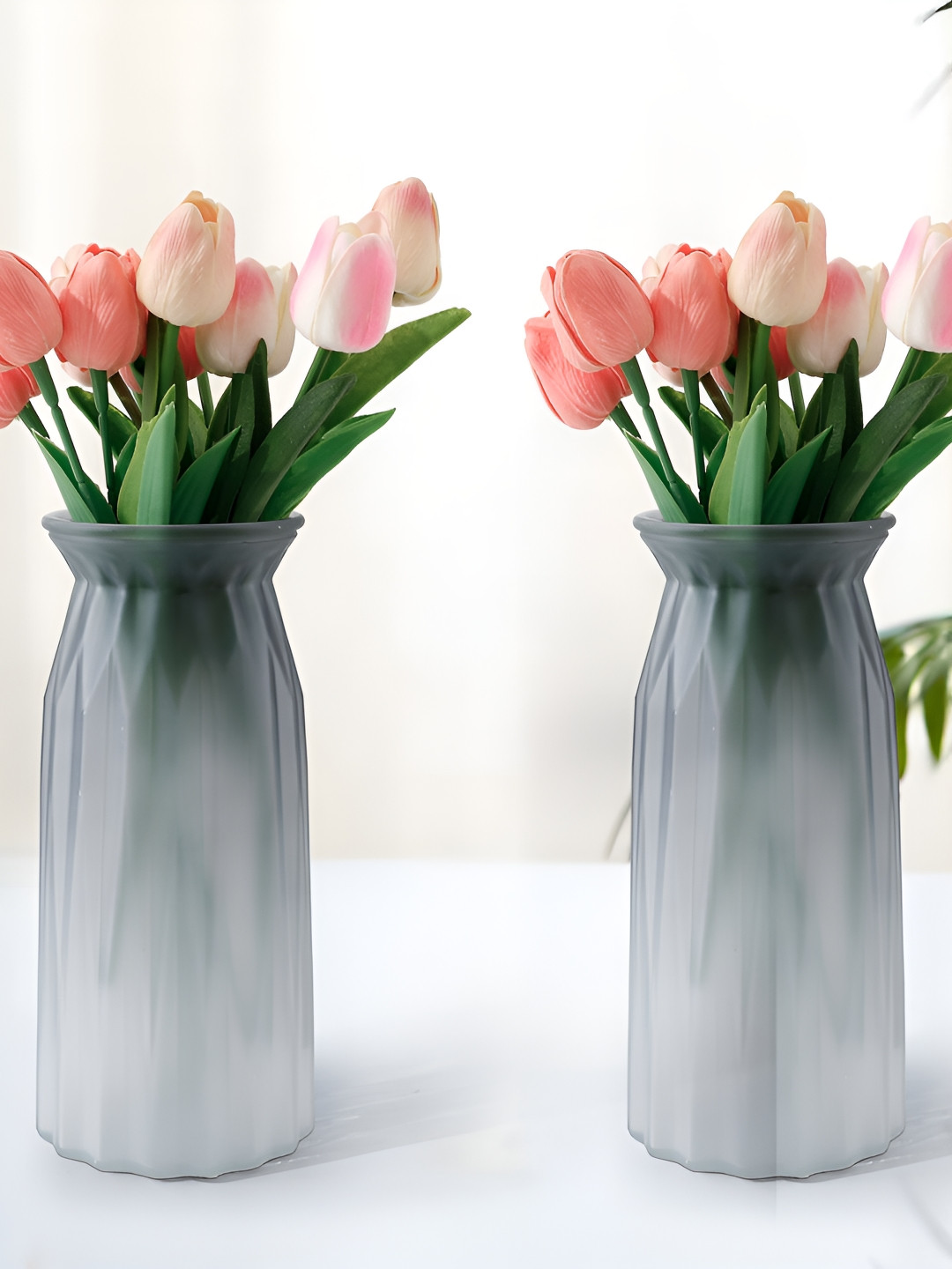 UMAI 2Pcs Grey Textured Glass Vase