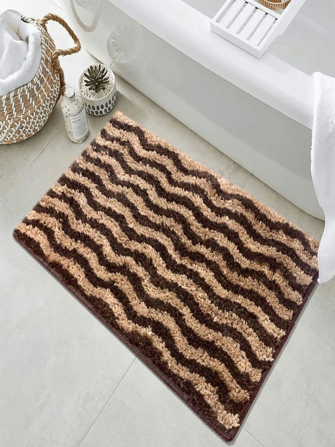 LUXEHOME INTERNATIONAL Brown & Beige Colourblock Anti- Skid Bath Rug
