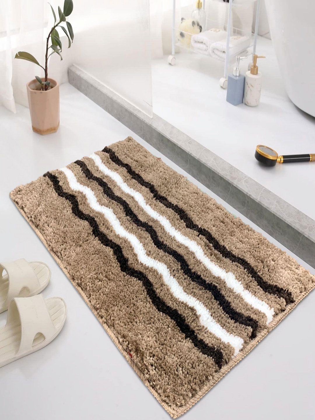 LUXEHOME INTERNATIONAL Brown & White Colourblock Anti- Skid Bath Rug