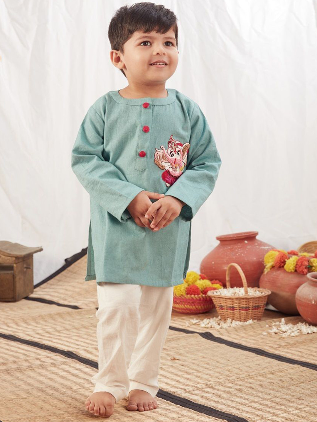 Vivedkids Boys Lord Ganapati Embroidered Thread Work Pure Cotton Kurta With Pyjamas