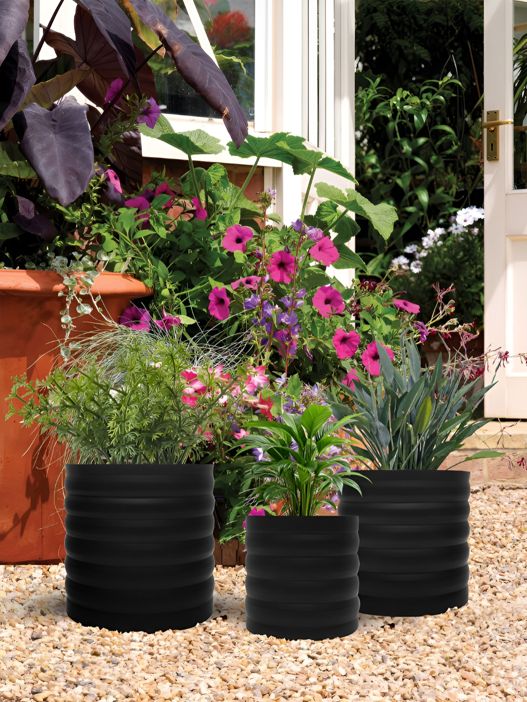 Metalsmith Black 3 Pieces Textured Iron Round Shaped Planters