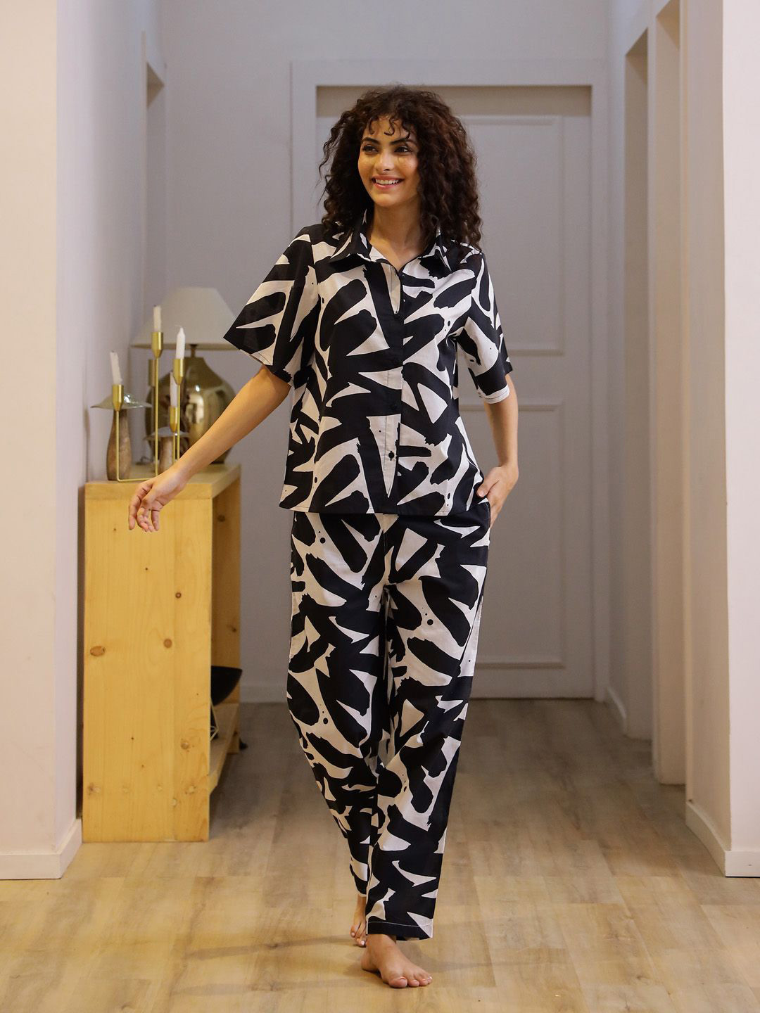 SANSKRUTIHOMES Black Cotton Printed Shirt Collor Oversized Night suit