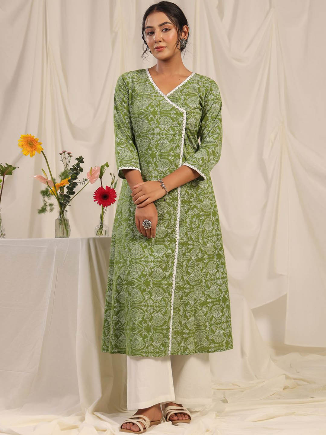 anayna Women Floral Embroidered Chikankari Anarkali Kurta