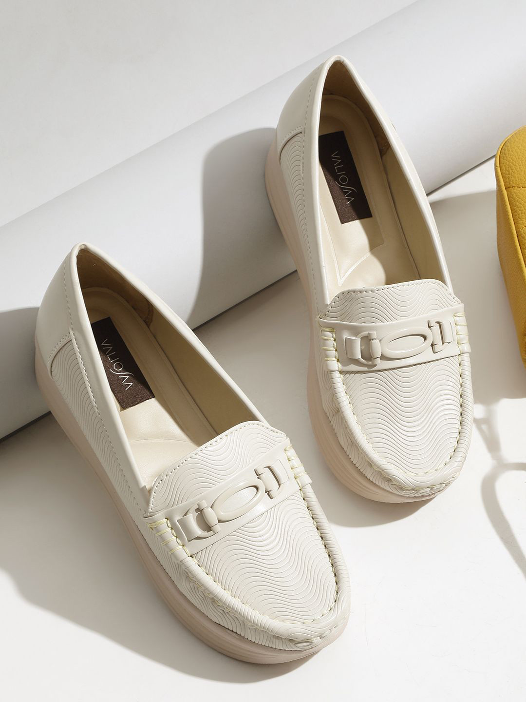 VALIOSAA Women Textured Loafers