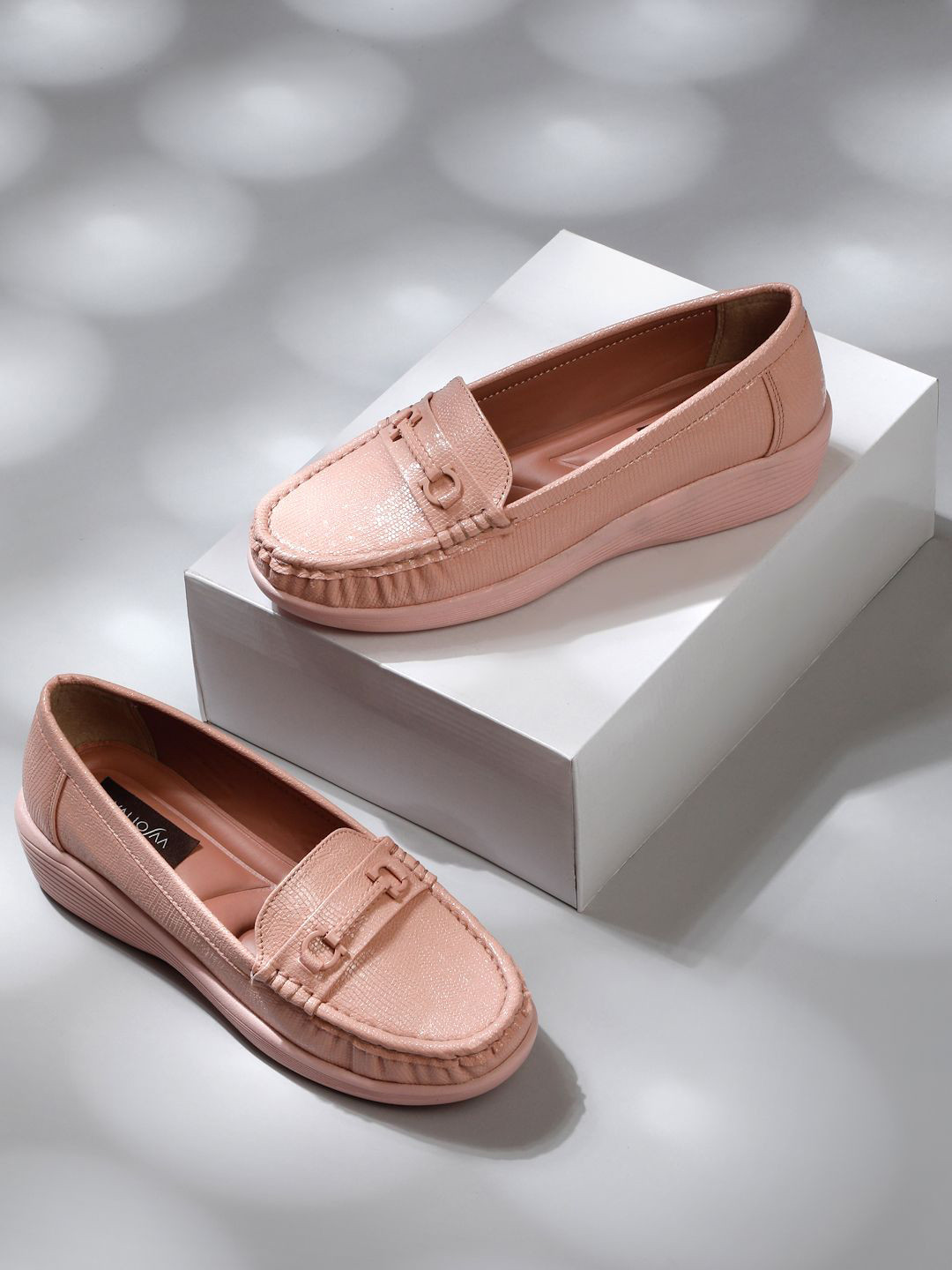 VALIOSAA Women Round Toe Loafers