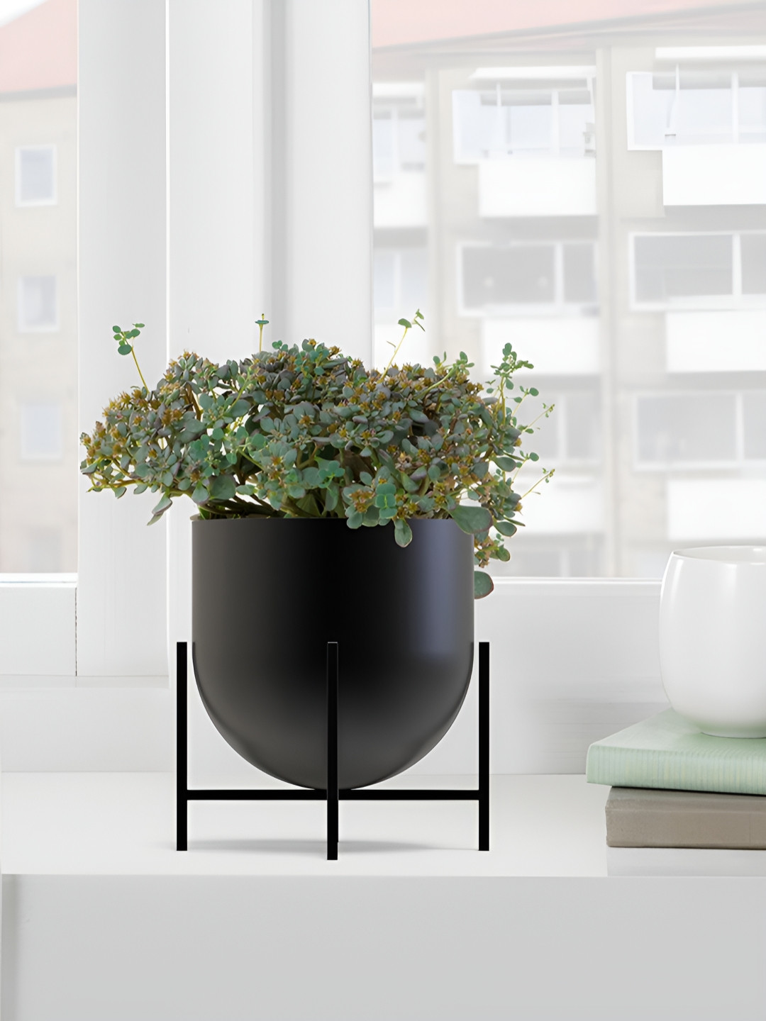 Metalsmith Black Planter With Holder