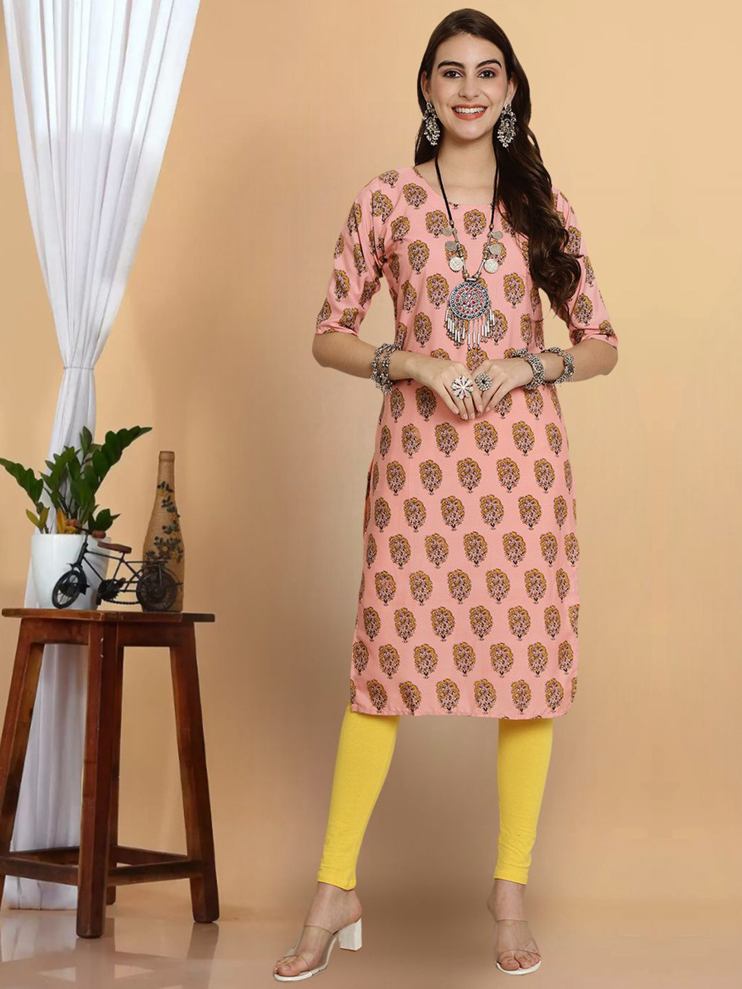 7Threads Floral Printed Rpond Neck Straight Kurta