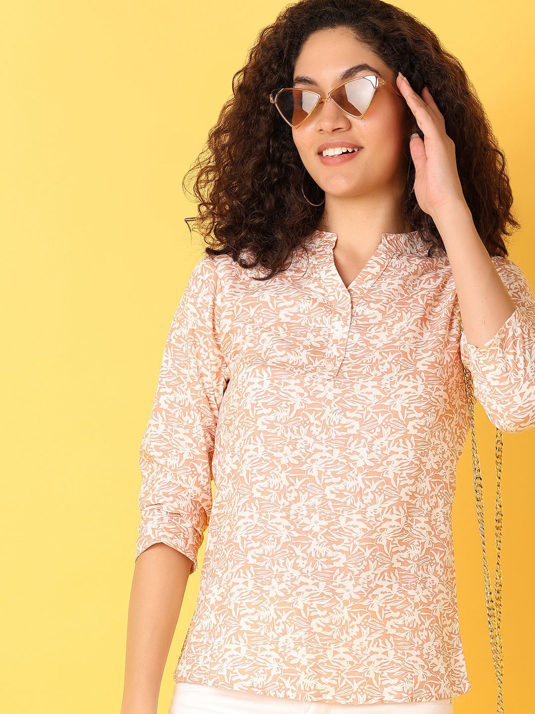 UNLIMITED Women Floral Printed Mandarin Collar Top