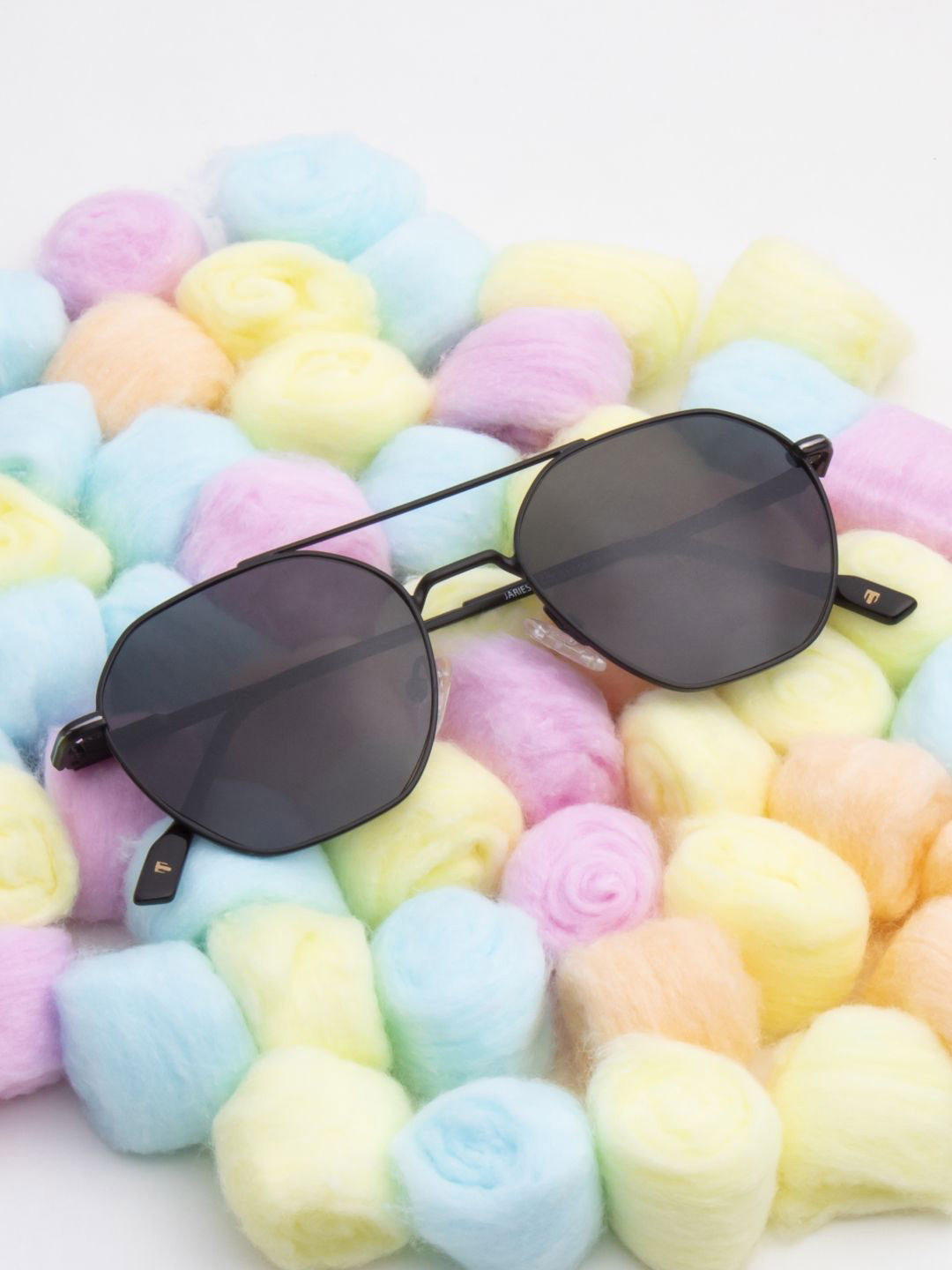 Ted Smith Unisex Black Metal Aviator Sunglasses with Polarised Lens