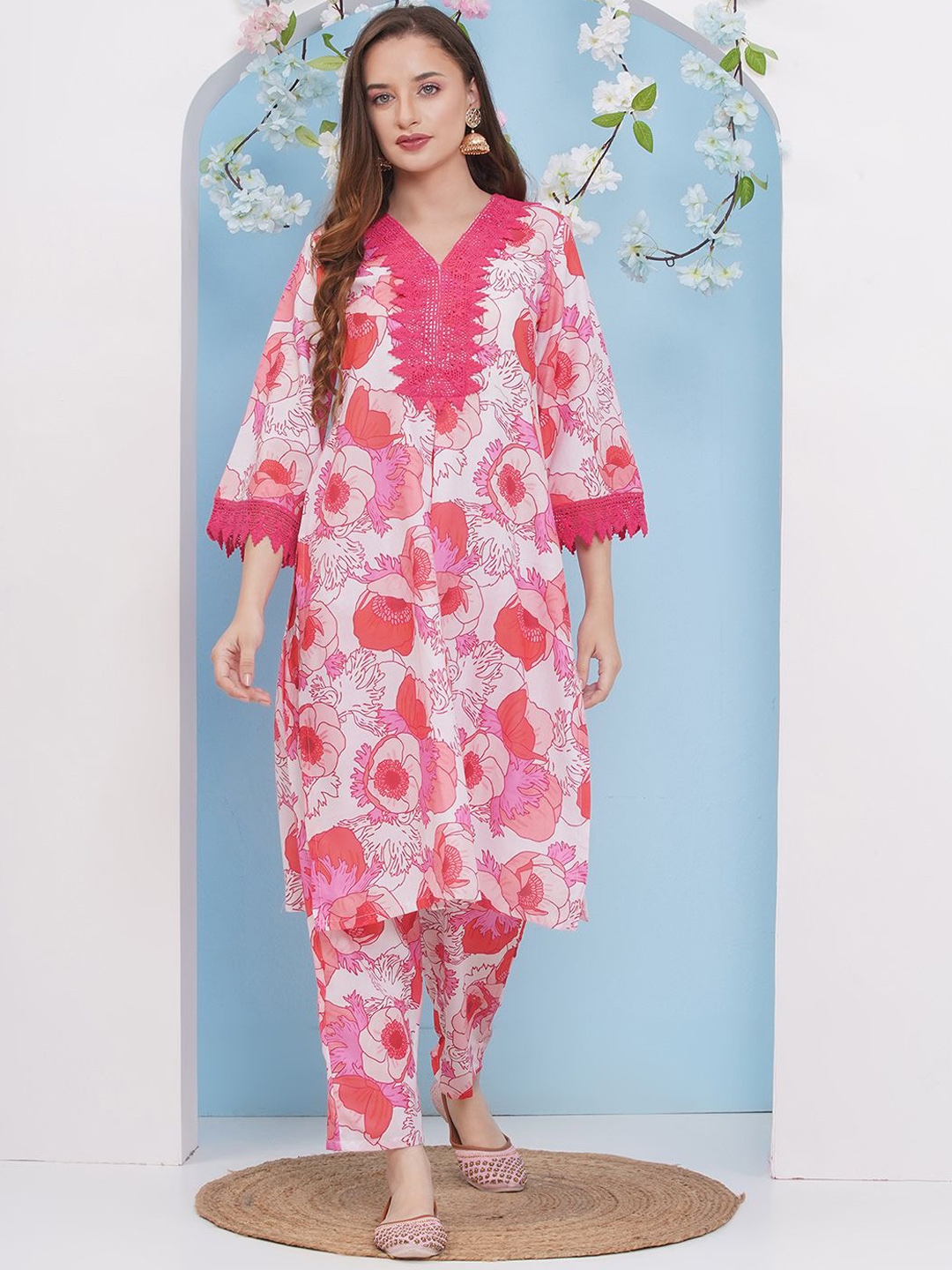 Bhama Couture V Neck Floral Printed Straight Kurta With Trouser - Kurta Sets for Women 31900915 | Myntra