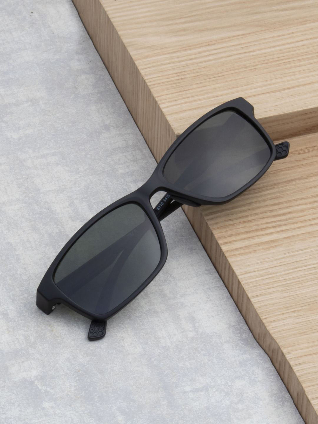 Ted Smith  Black-Green Sports Aesthetic Sunglasses Mens with Polarised and UV Protected Lens