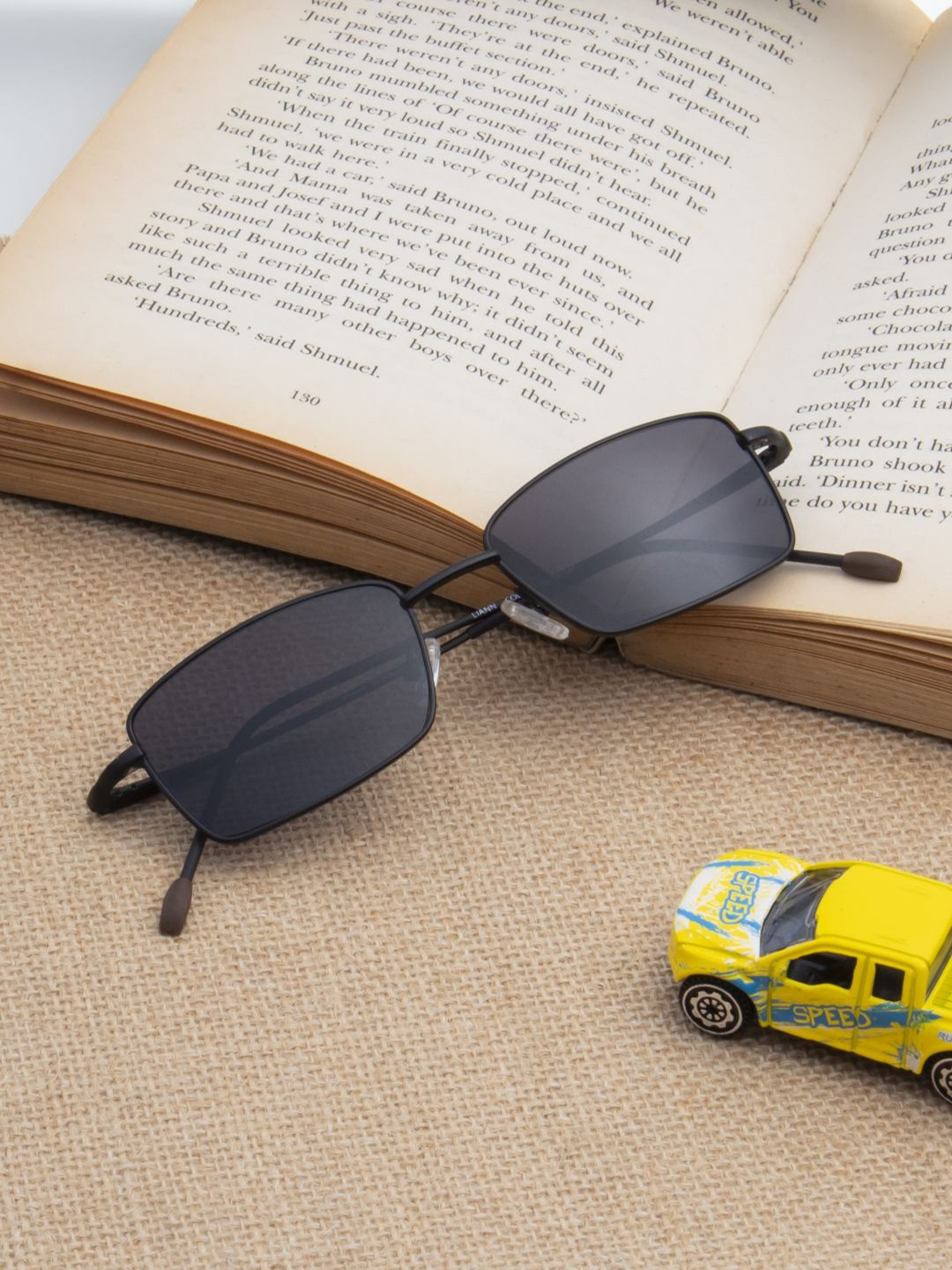 Ted Smith Unisex Black Aesthetic Minimalist Rectangle Sunglasses with Polarised Lens