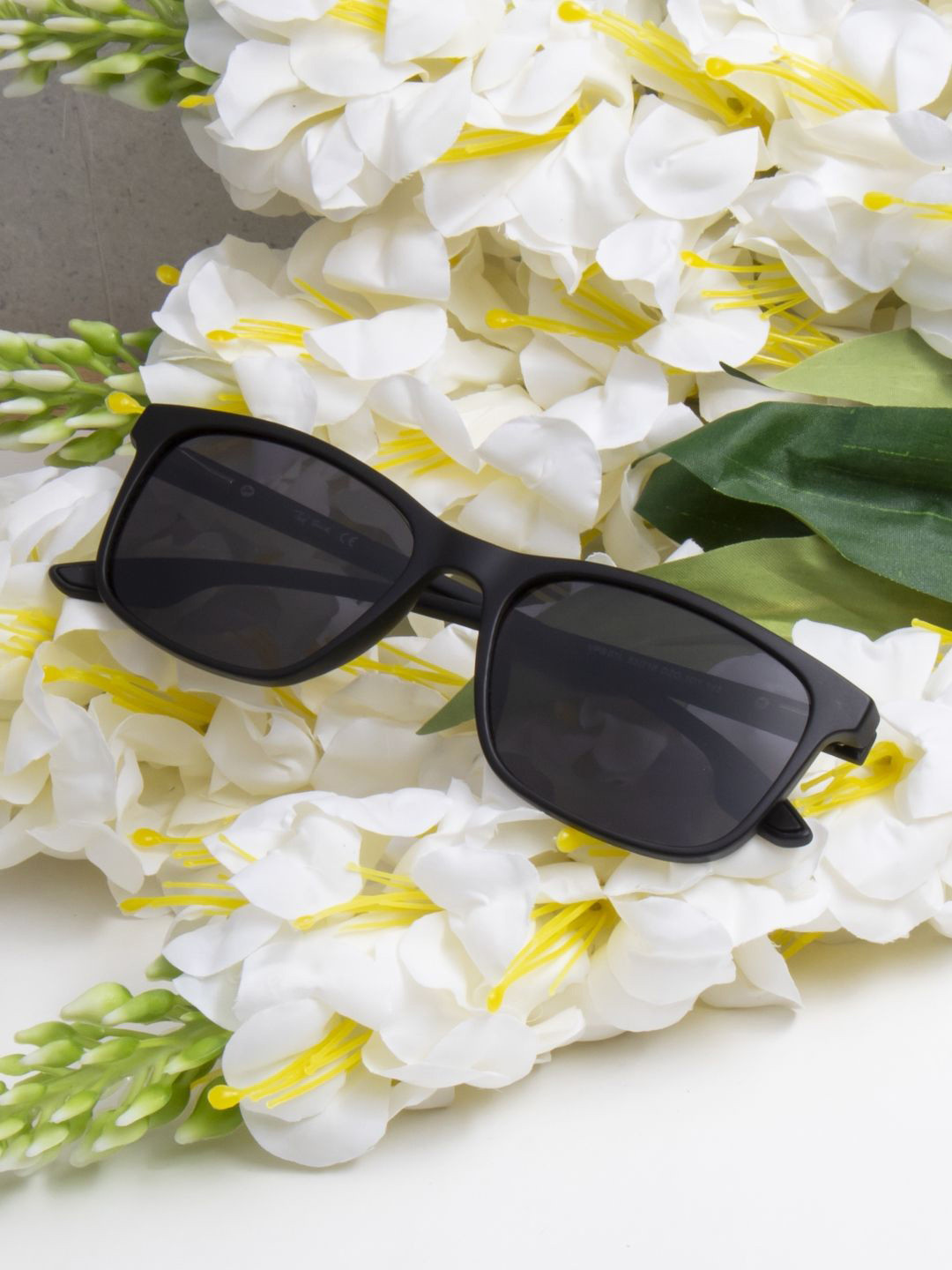 Ted Smith Unisex Black Wayfarer Sports Brat Sunglasses With Polarised Lens