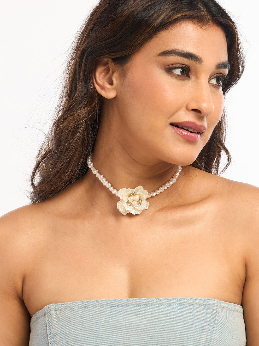 WHITE LIES Pearls Beaded Flower Choker Necklace