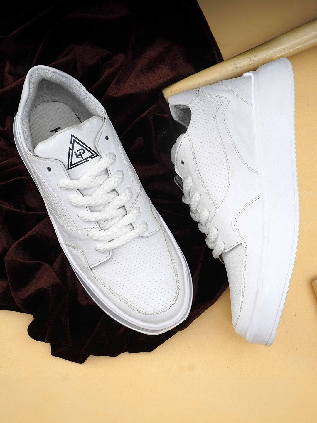 Hundo P Men Lace-Ups Sneakers