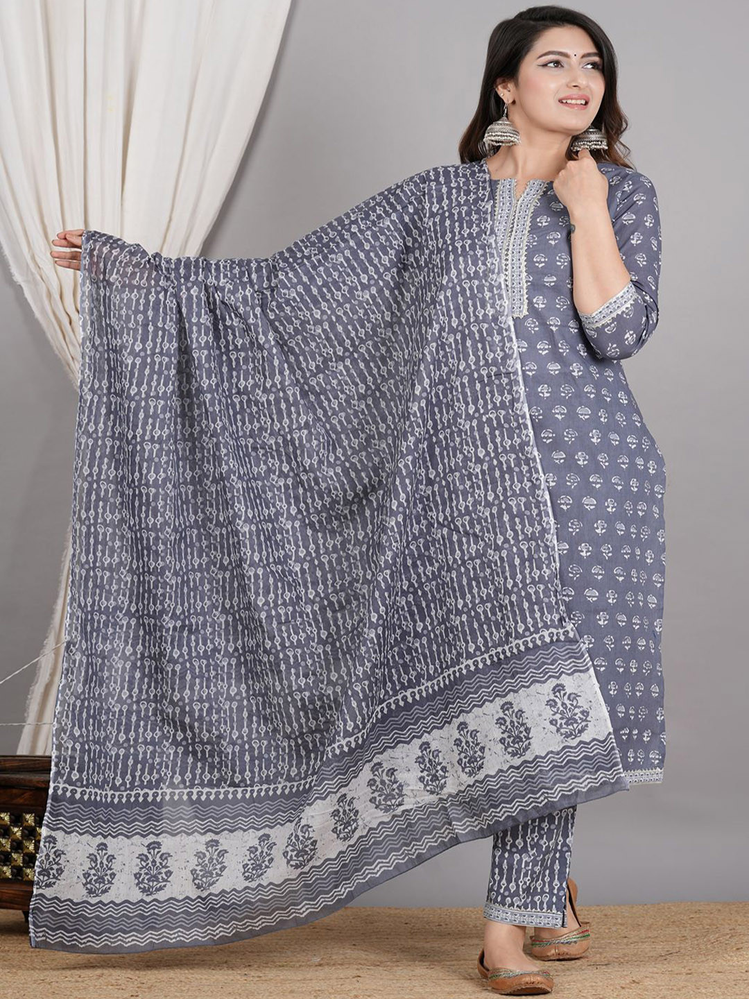 SIGNORIA Women Floral Printed Thread Work Pure Cotton Kurta With Trousers & With Dupatta