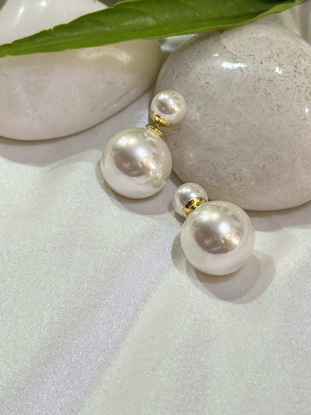 The Jewellery Tale Gold-Plated Pearls Beaded Drop Earrings