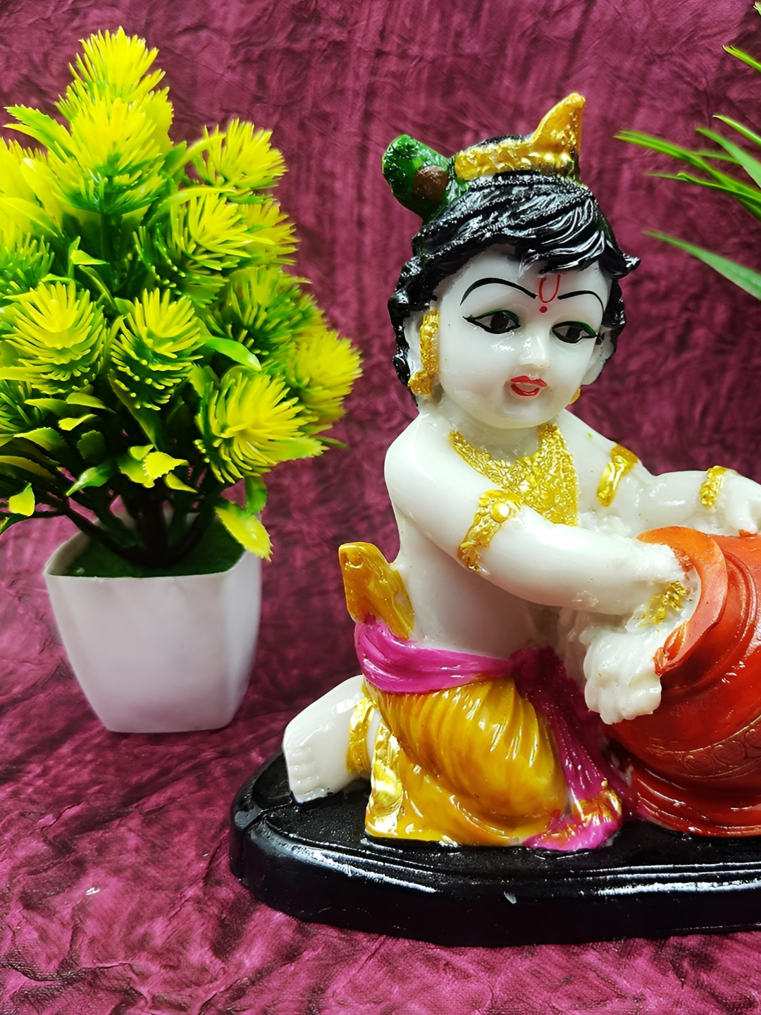 Vrinban International Makhanchor White Polyresin Natural Home Office Medium Showpiece - 7.1 Inches