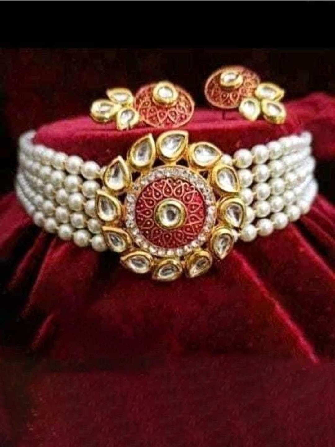 Gyaan Jewels Golf-Plated Kundan Studded & Beaded Necklace and Earrings