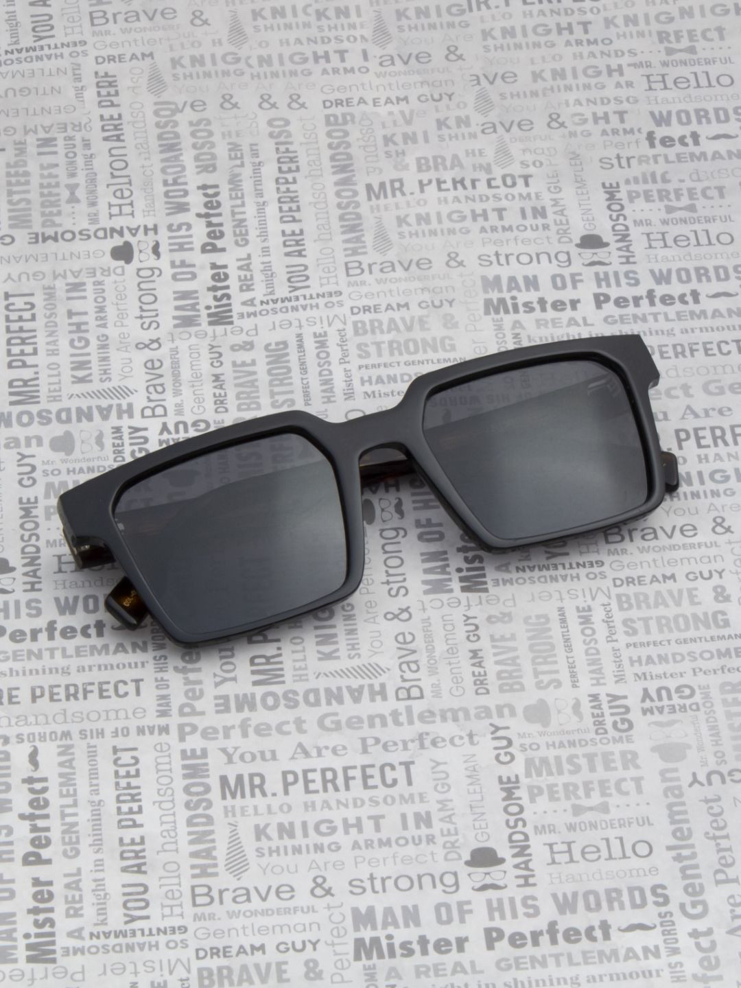 Ted Smith Unisex Black Aesthetic Square Luxury Acetate Sunglasses With Polarised Lens