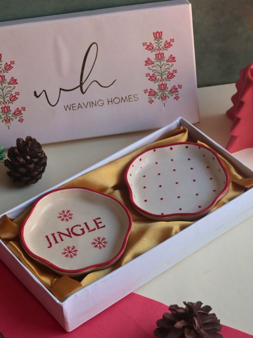 WEAVING HOMES White & Red Polka Printed Ceramic Plates With Gift Box