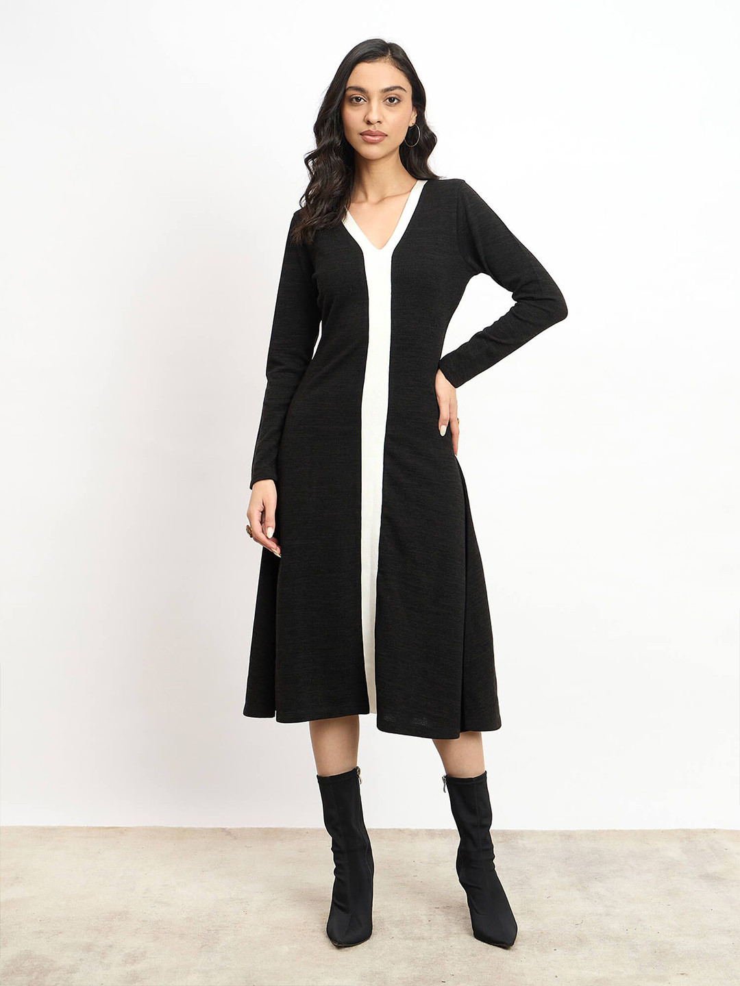 SALT ATTIRE Women Colourblocked Winter A-Line Dress