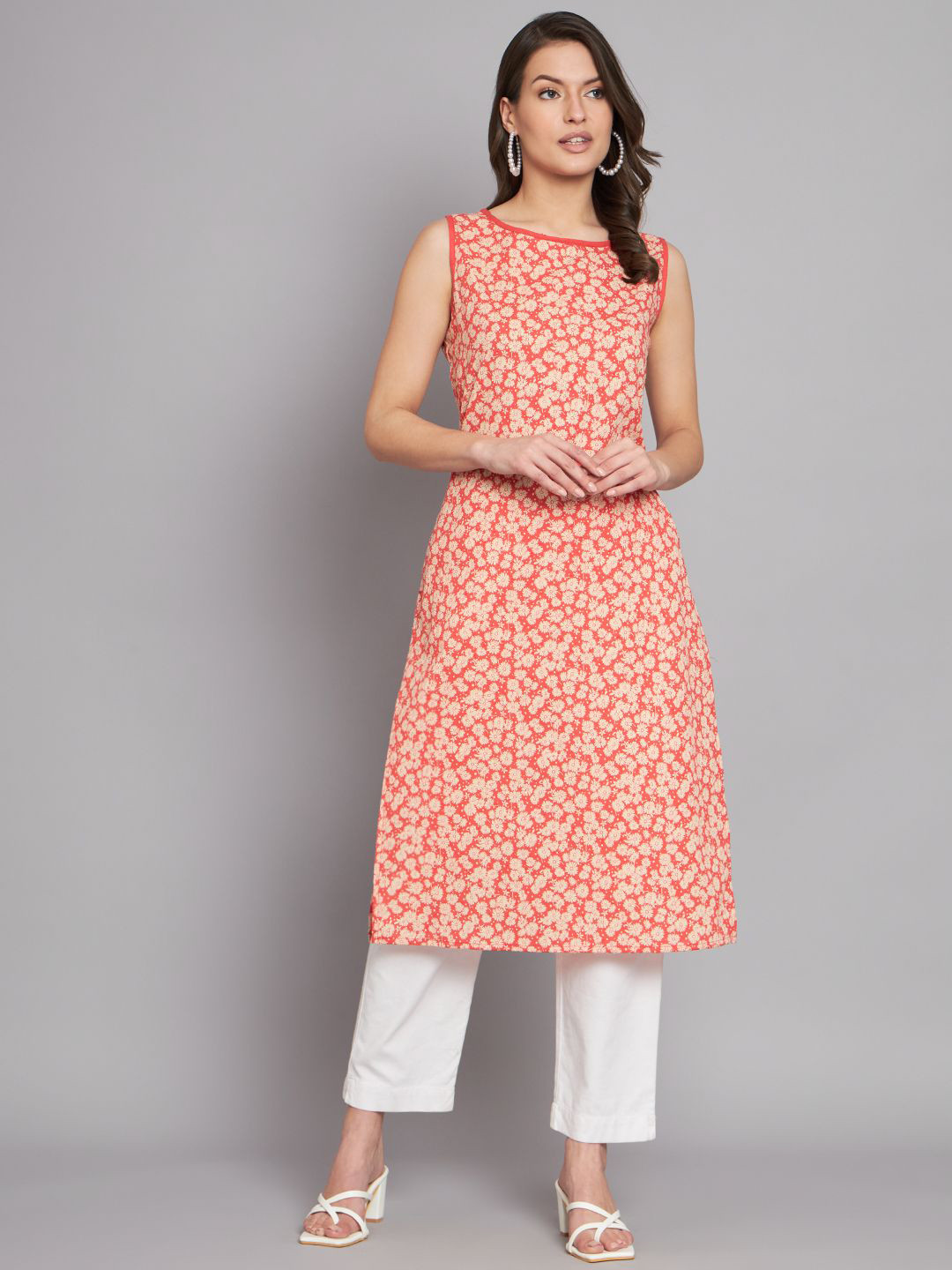 Vastralay Floral Printed Round Neck Sleeveless Regular Pure Cotton Straight Kurta