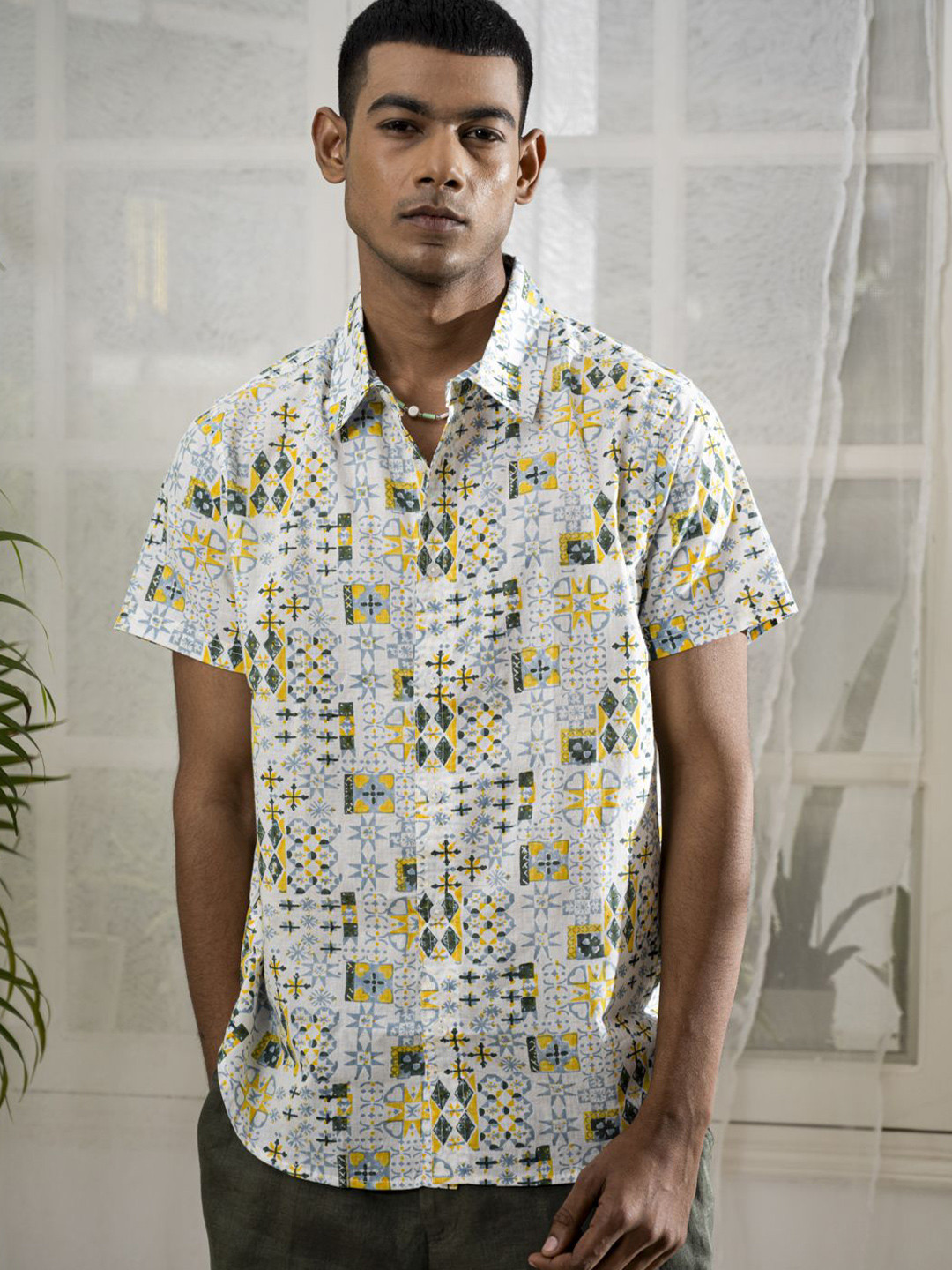 WildMoss Men Comfort Fit Spread Collar Abstract Printed Cotton Casual Shirt