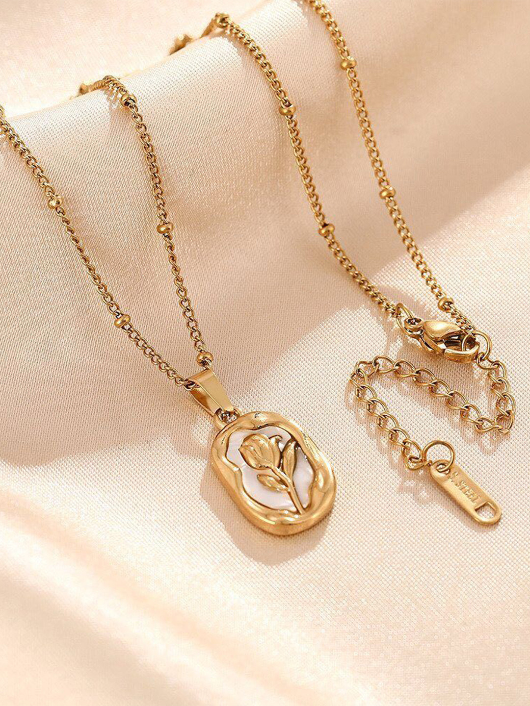 JEWILLEY Gold Plated Vintage Rose Anti-Tarnish Stainless Steel Pendant With Chain