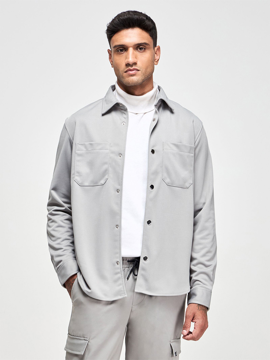 Red Flame Men Solid Pocket Detailing Casual Shacket