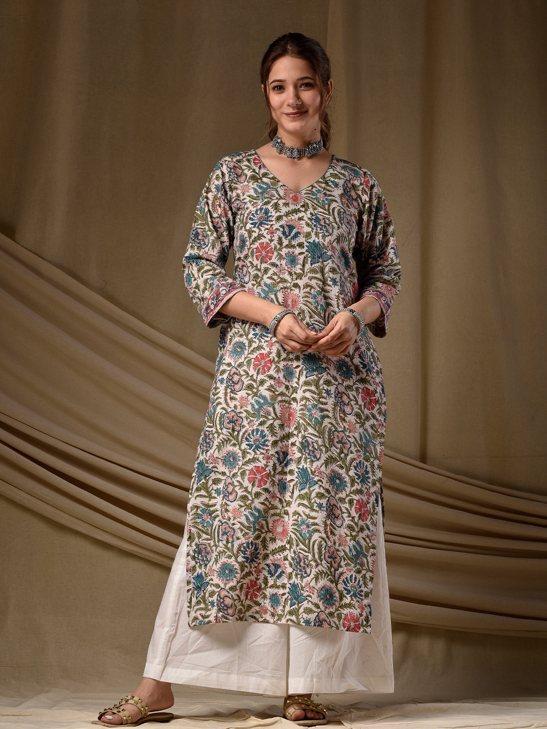 DIMPLE DESIGN STUDIO Kantha Floral Block Printed V-Neck Pure Cotton Straight Kurta