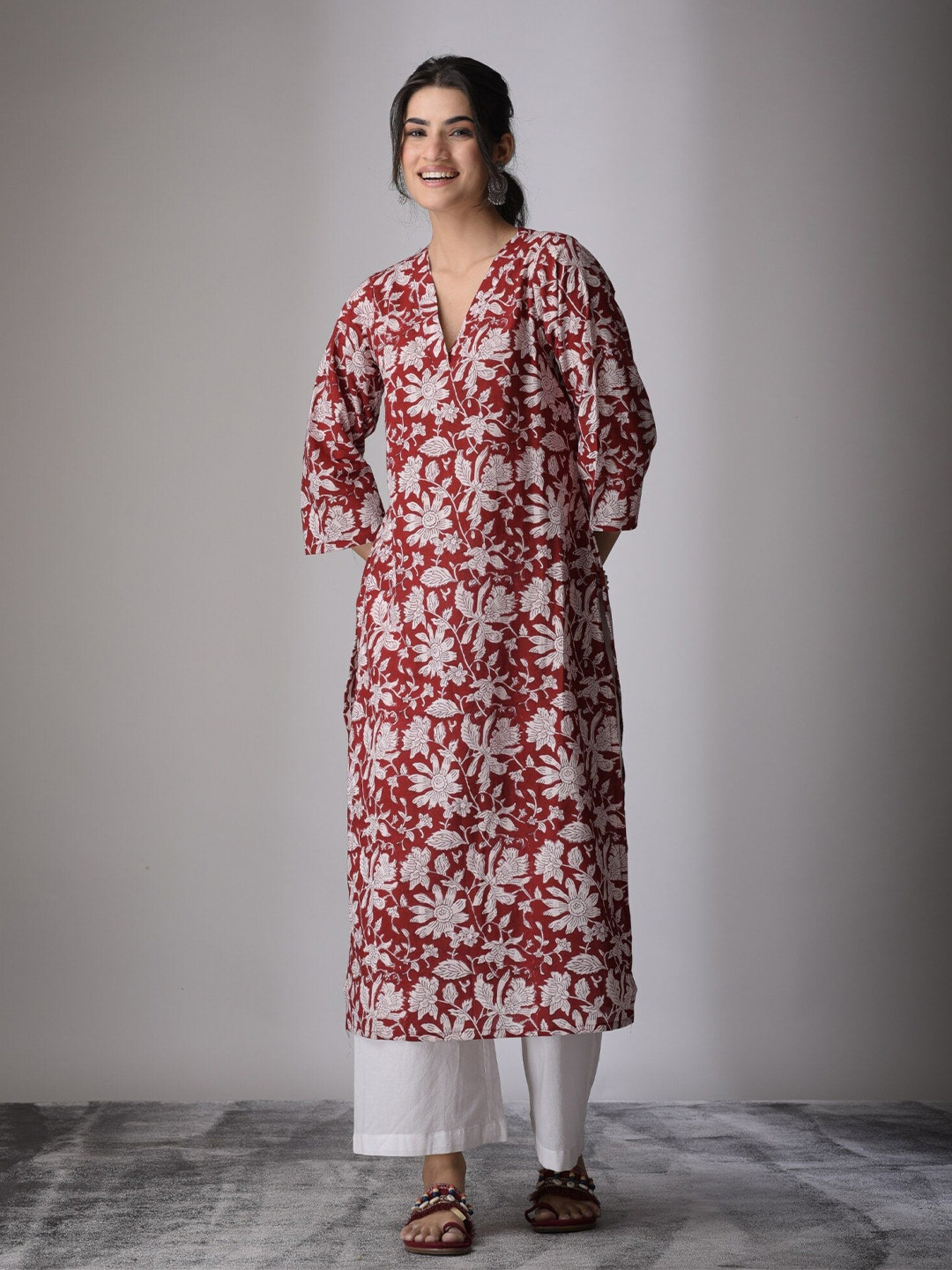 DIMPLE DESIGN STUDIO Floral Block Printed V-Neck Pure Cotton Straight Kurta