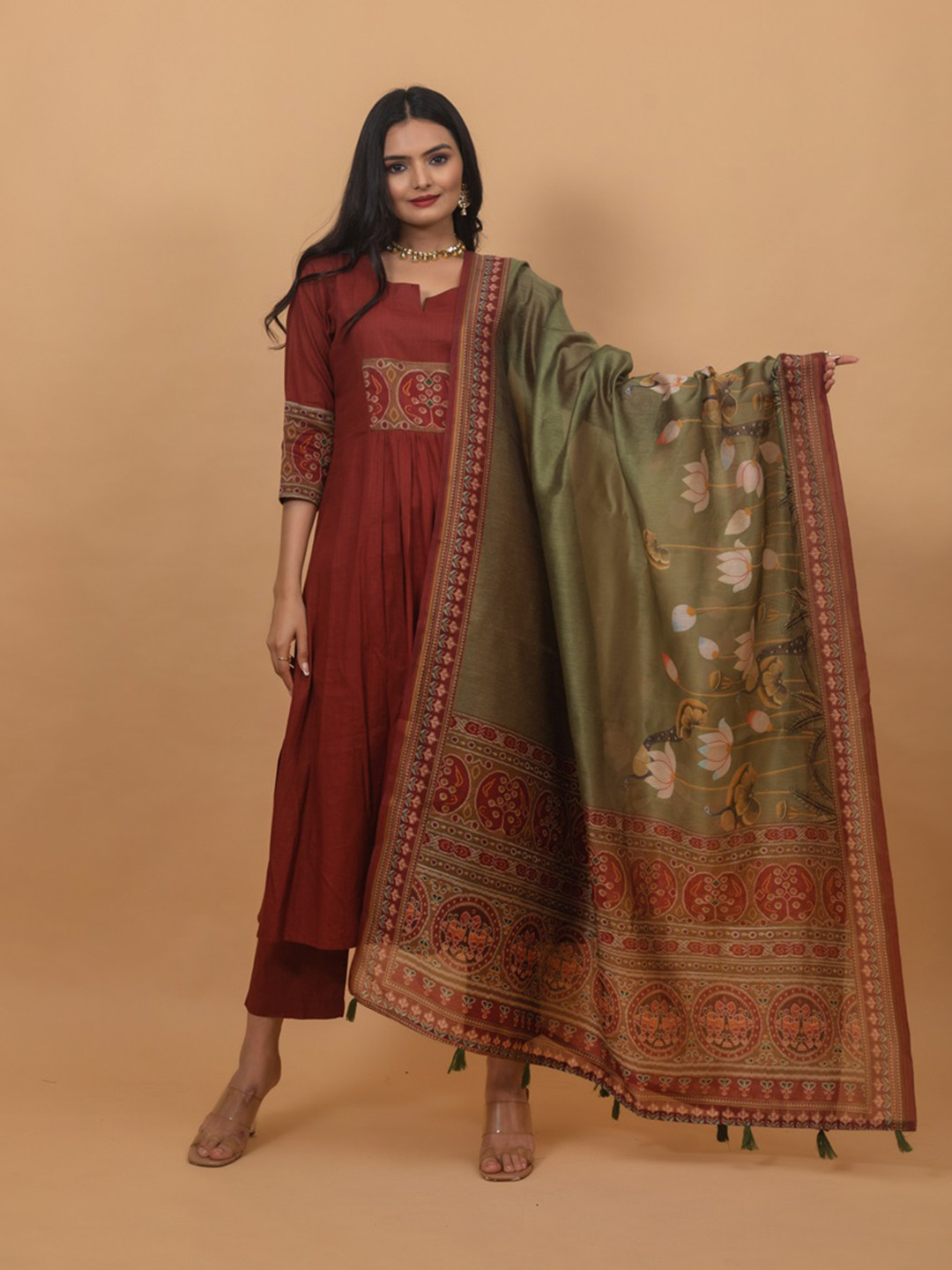 Ekana Women Printed Regular Kurta with Trousers & With Dupatta