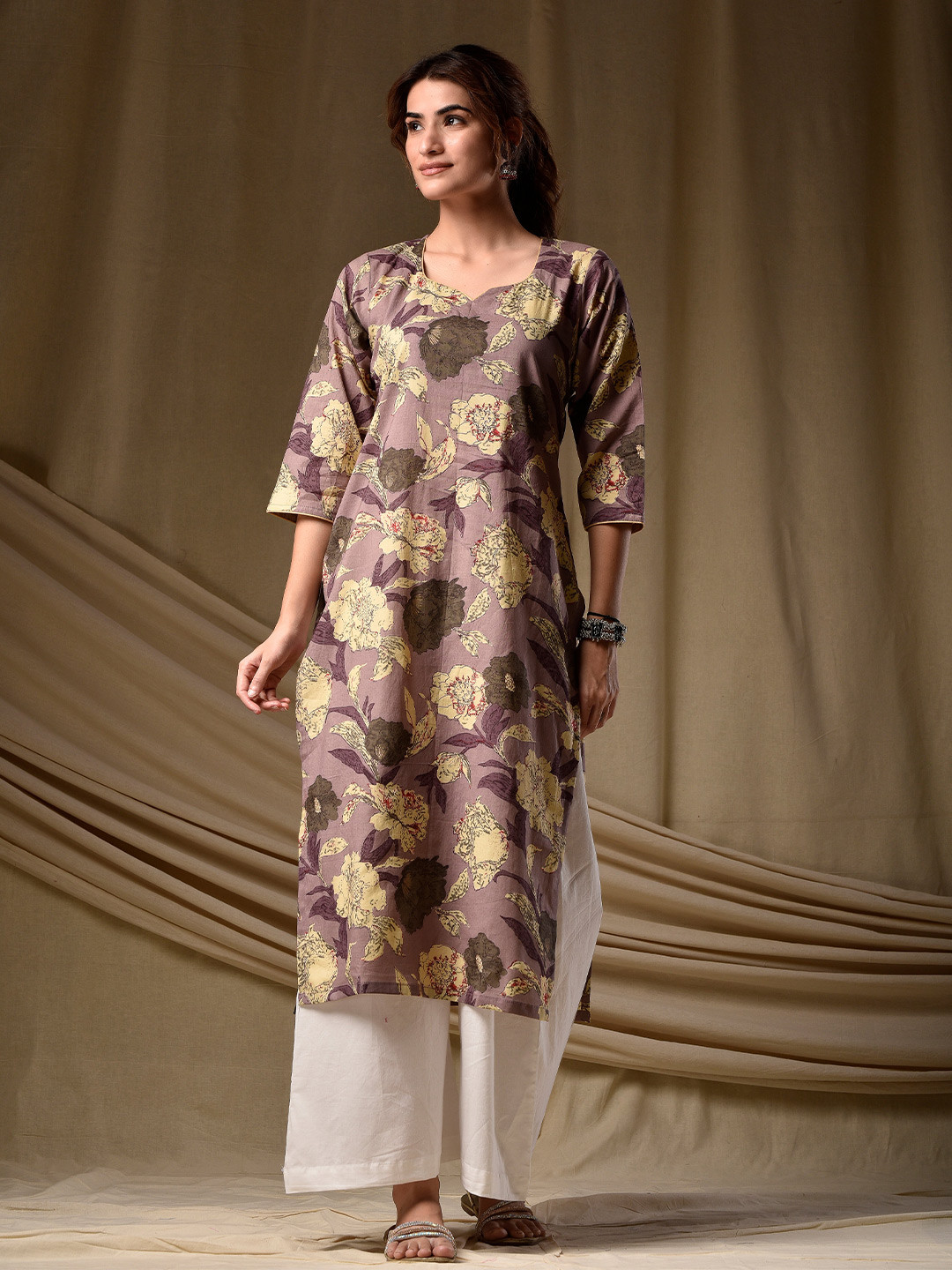 DIMPLE DESIGN STUDIO Floral Screen Printed V-Neck Pure Cotton Straight Kurta