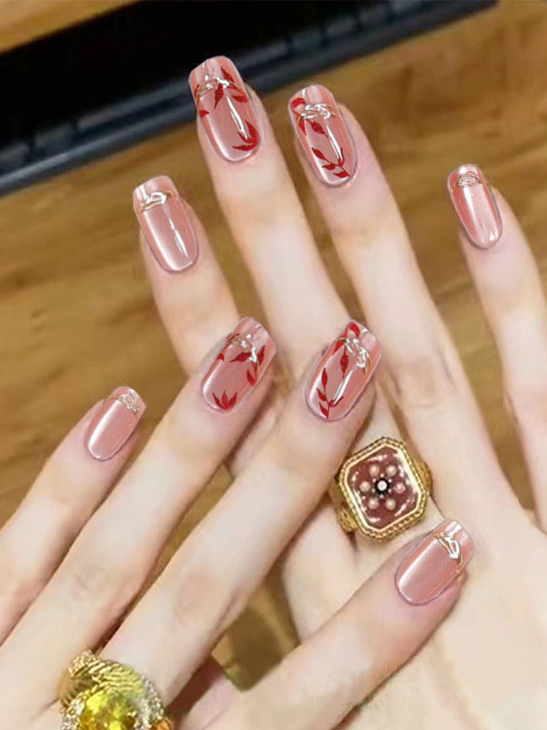 Set Of 24 Glossy Reusable Artificial Nails - Cats Eye with Leaves Design