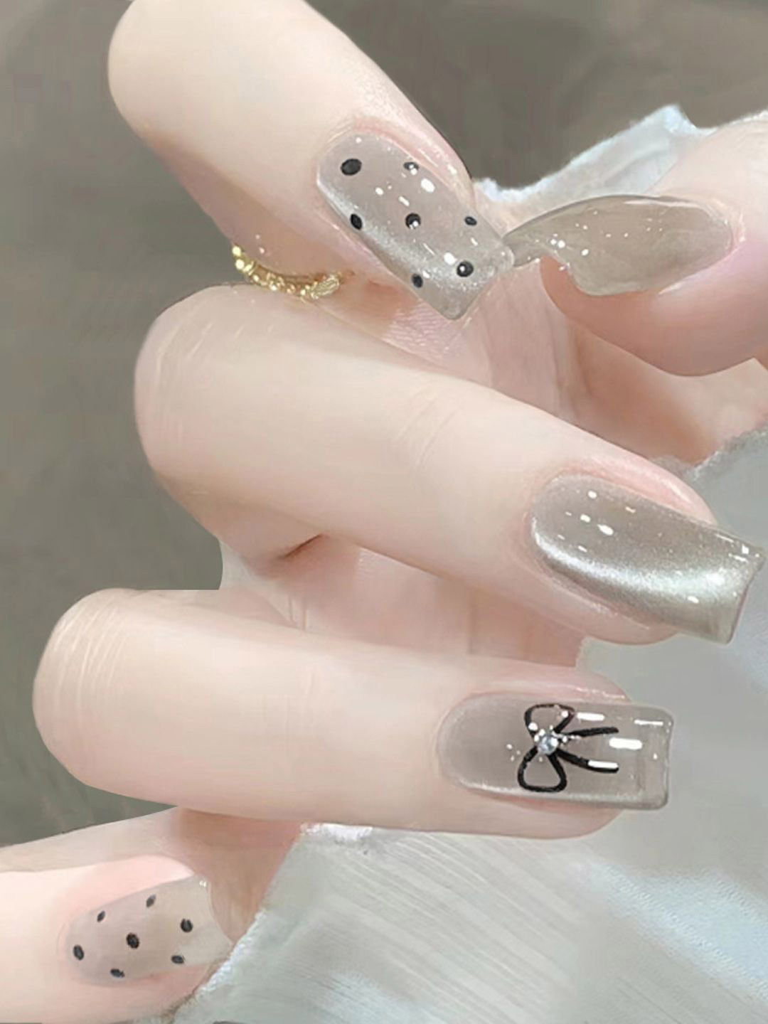 Secret Lives Set Of 24 Glossy Cats Eye With 3D Stud & Bow Dot Design Artificial Nails