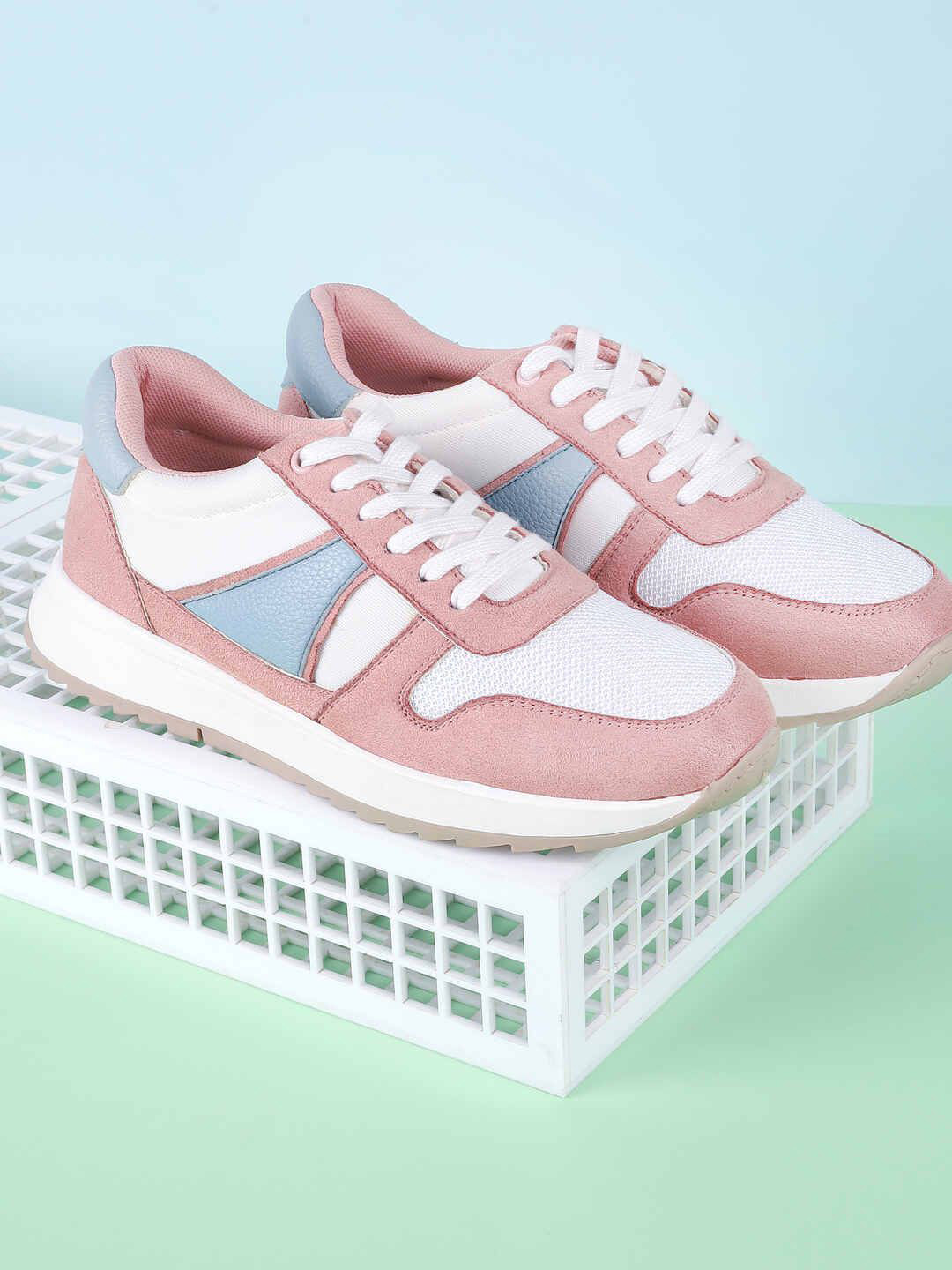 Metro Women Lace - Ups Sneakers